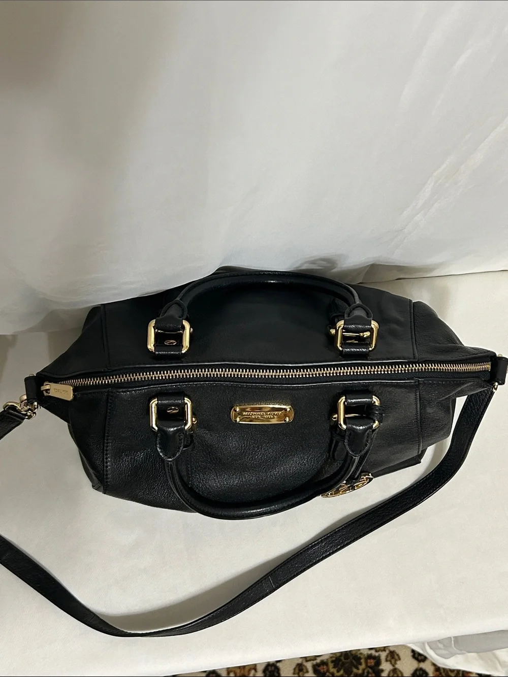 Michael Kors Bedford LG NS Leather Satchel In Black